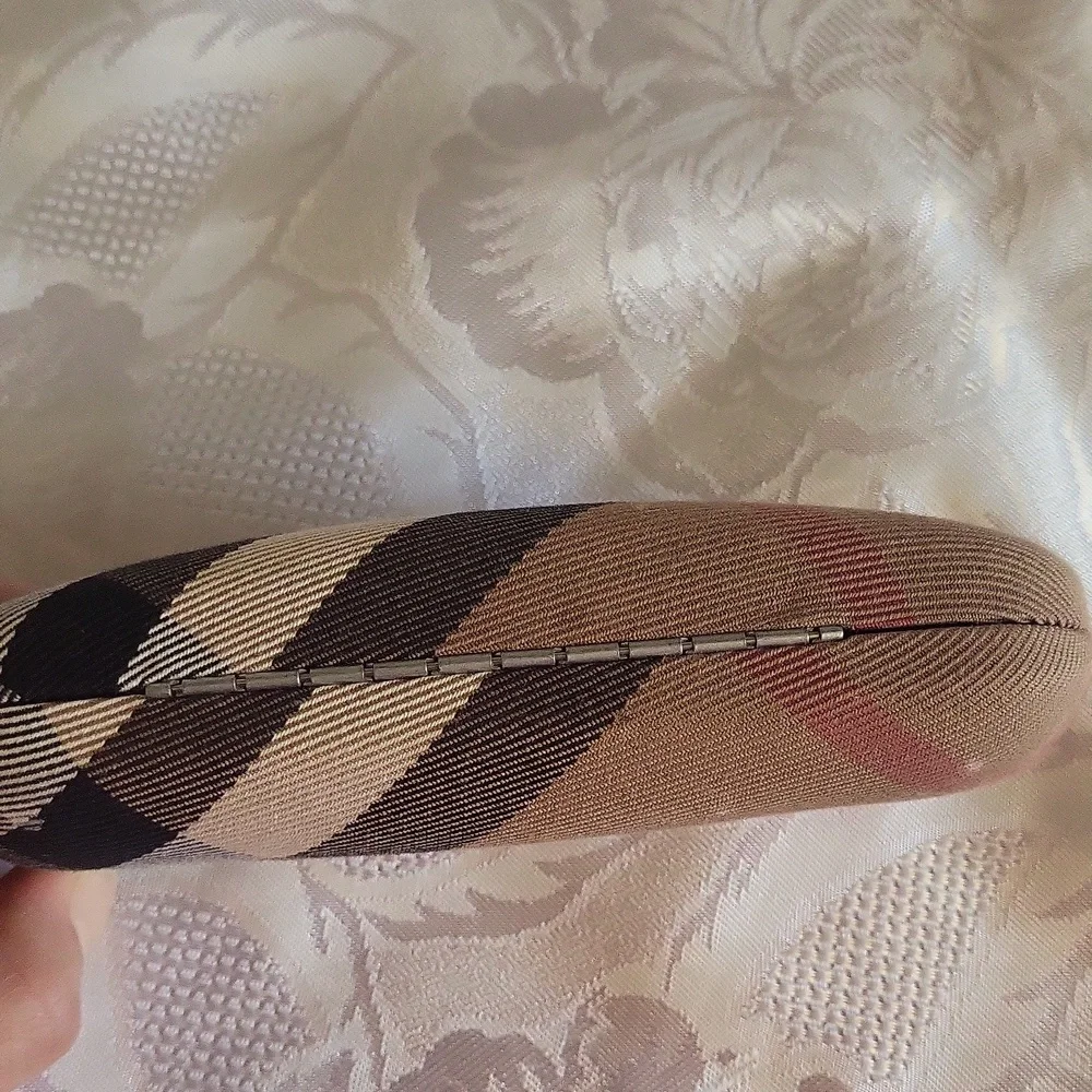 Burberry Glasses Case - Picture 4 of 4